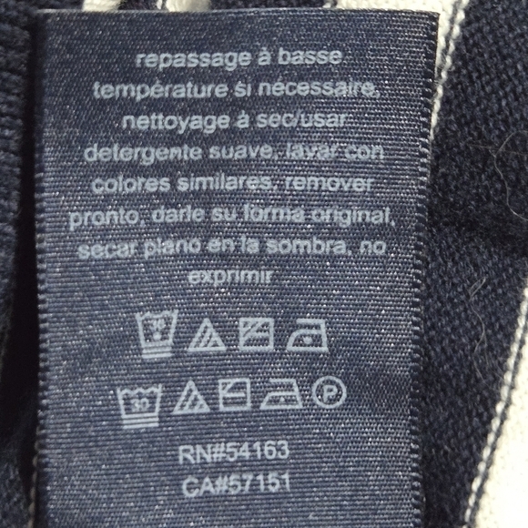 Tommy Hilfiger Petite Womens Navy Classic V Neck Knit Light Sweater Size Small - Picture 8 of 9